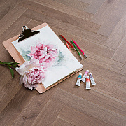 Coswick Английская ёлка 3-х слойная T&G шип-паз (90°) 1122-1567 Серый шпинель (Порода: Дуб)