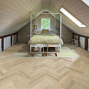 Kahrs Master Herringbone Дуб AB Дымчатое белое масло (левая) однополосный MASTER OAK AB DIM WHITE OIL 1S